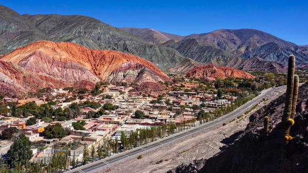 Cerro-de-los-Siete-Colores-Purmamarca-Jujuy-Argentina-shutterstock_2059265789